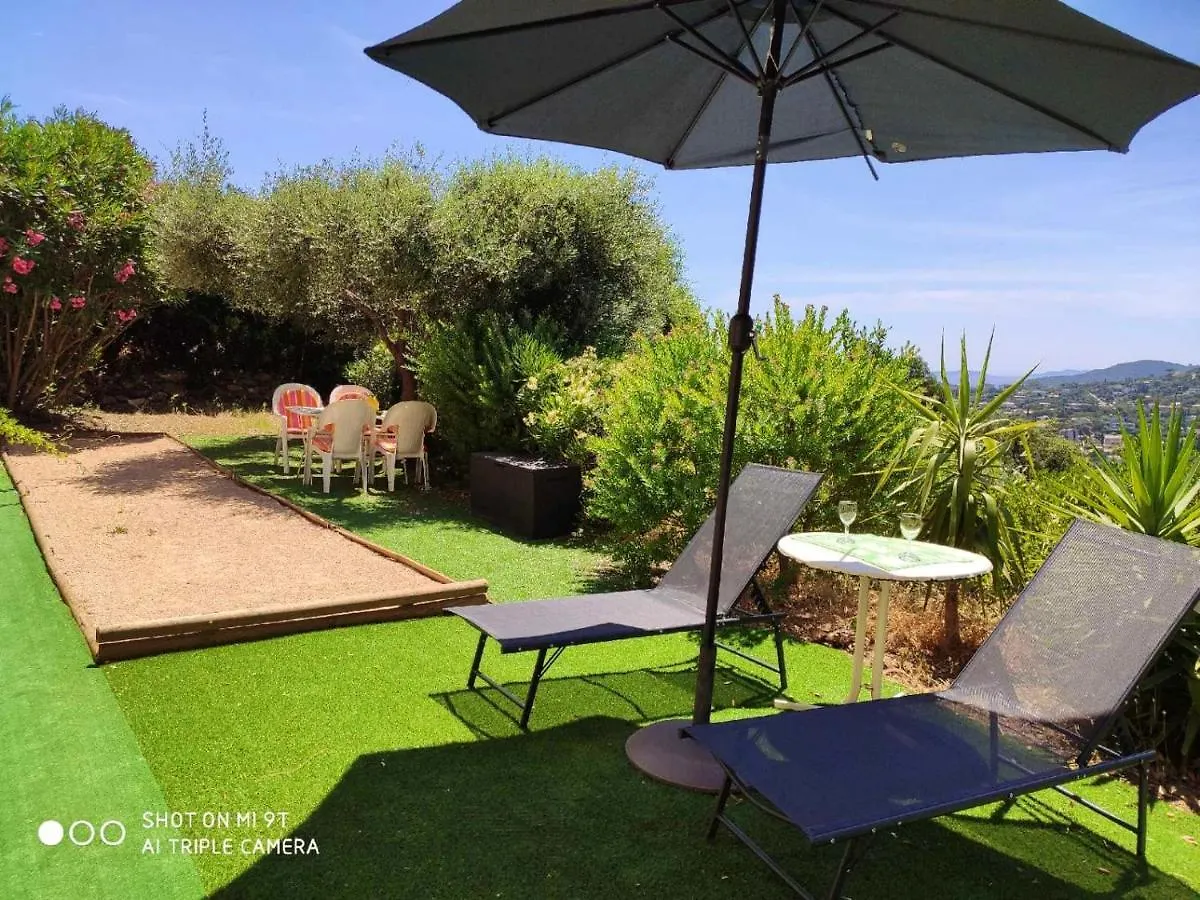 Appartement Charmant Proche Plage De Cavalaire Sur Mer 40 M² France